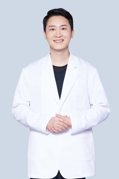 모모의원 대구점 강동우 원장