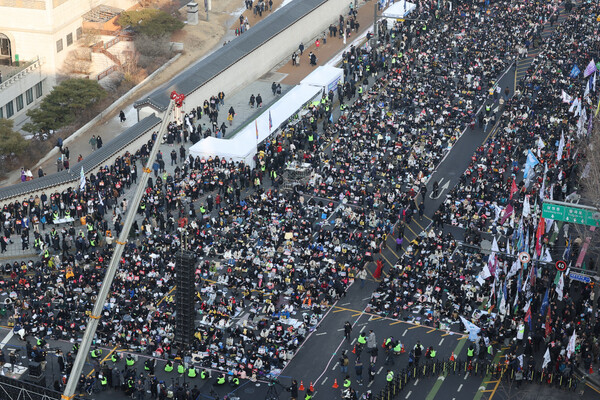 윤석열 즉각 퇴진·사회대개혁 비상행동이 1일 오후 서울 종로구 광화문 인근 도로에서 9차 범시민 총궐기대회를 열고 있다. (사진=연합뉴스)