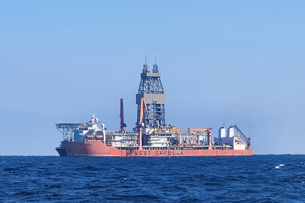 동해 대왕고래 시추에 투입된 '웨스트 카펠라'호. (사진=연합뉴스)