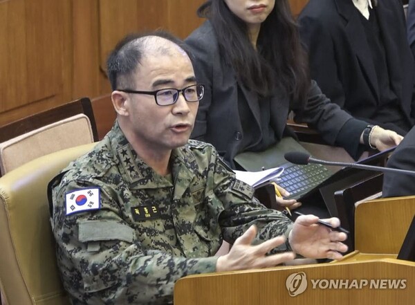 곽종근 전 육군 특수전사령관이 6일 서울 종로구 헌법재판소에서 열린 윤석열 대통령 탄핵 심판 6차 변론에 증인으로 출석해 피청구인인 윤 대통령 측 대리인들의 질문에 답하고 있다. (사진=연합뉴스)