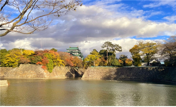 가토 기요마사가 도쿠가와 이에야스의 명으로 천수각을 올린 나고야성
