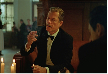 완고하고 저돌적인 건축주 밴 뷰런 역을 맡은 가이 피어스 (출처, 네이버영화)