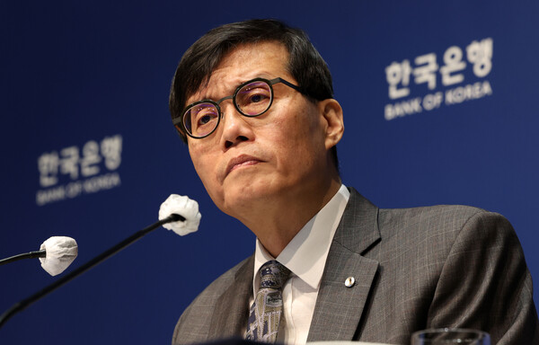이창용 한국은행 총재가 25일 서울 중구 한국은행에서 열린 금융통화위원회 금리 결정에 대한 기자간담회에서 질문을 듣고 있다. (사진=연합뉴스)