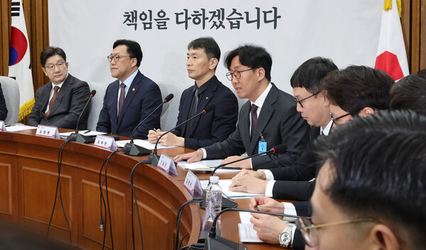 7일 국회에서 열린 '가상자산시장의 건전한 발전을 위한 정책과제' 민당정 간담회.(사진 = 연합뉴스)