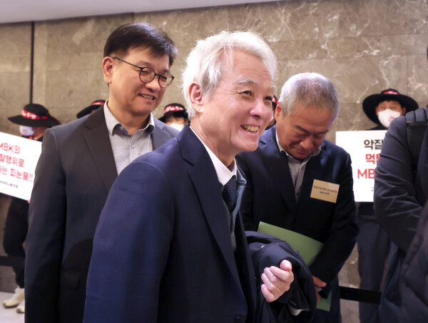 강성두 영풍 사장이 28일 서울 용산구 몬드리안호텔에서 열린 고려아연 정기주주총회에 참석하고 있다. (사진=연합뉴스)