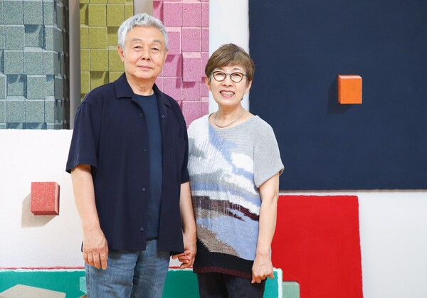 왼쪽 김강용 작가, 오른쪽 김인옥 작가. (사진제공= 김강용)