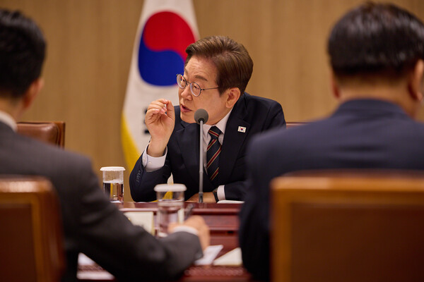  이재명 대통령이 9일 서울 용산 대통령실 청사에서 비상경제점검 2차 태스크포스(TF)회의를 하고 있다. (사진=연합뉴스)