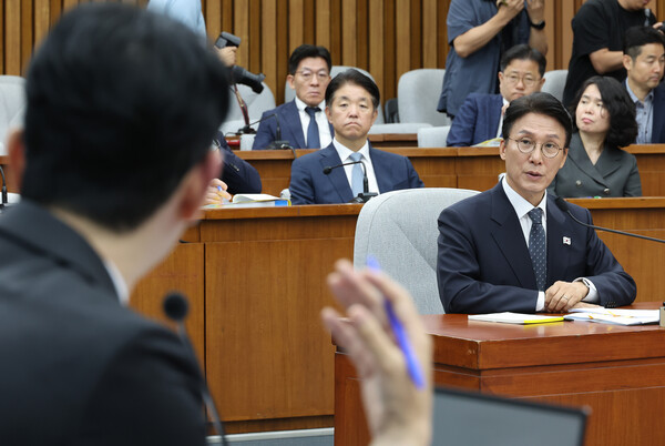 김민석 국무총리 후보자가 24일 국회에서 열린 인사청문회에서 주진우 국민의힘 의원의 질문에 답하고 있다. (사진=연합뉴스) 