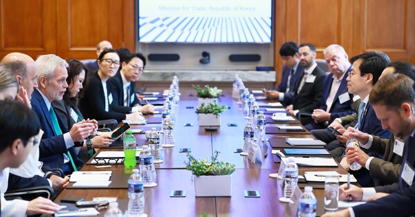 27일(현지시간) 미국 워싱턴 D.C. 미국상공회의소 회의실에서 '라운드 테이블'이 진행되고 있다. (사진=산업통상자원부/연합뉴스)
