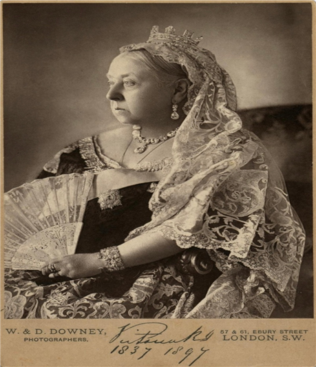   해가 지지 않는 나라 대영제국을 이끈 빅토리아 여왕의 즉위 60주년 기념사진 (1897)