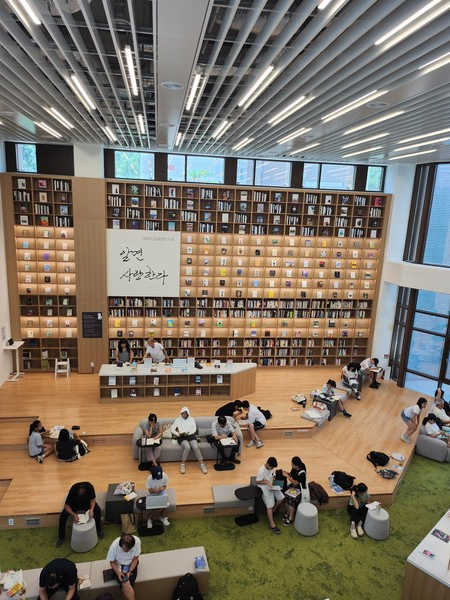 강동숲속도서관 내부. (사진=고규영)