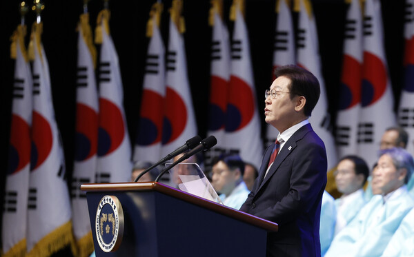 이재명 대통령이 15일 서울 세종문화회관에서 열린 80주년 광복절 경축식에서 경축사를 하고 있다. (사진=연합뉴스)