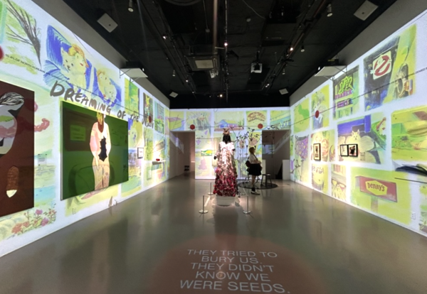 1층 전시장 @ 《UNSEEN: An Exhibition about the Reality of Women’s Rights in North Korea》 in New York