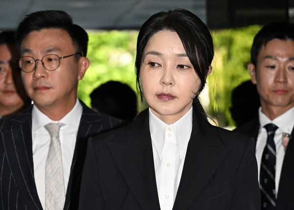 김건희씨가 8월 12일 구속 전 피의자 심문(영장실질심사)을 받기 위해 서울 서초구 서울중앙지법에 출석하고 있다. (사진=연합뉴스)