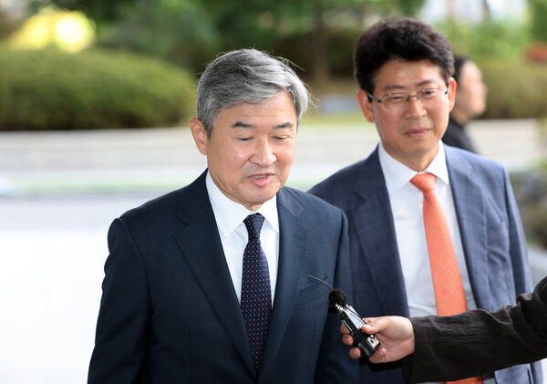 조태용 전 국정원장이 10월 15일 서울 서초구 서울고검에 마련된 조은석 내란특별검사팀 사무실에 피의자 신분으로 출석하고 있다. (사진=연합뉴스)