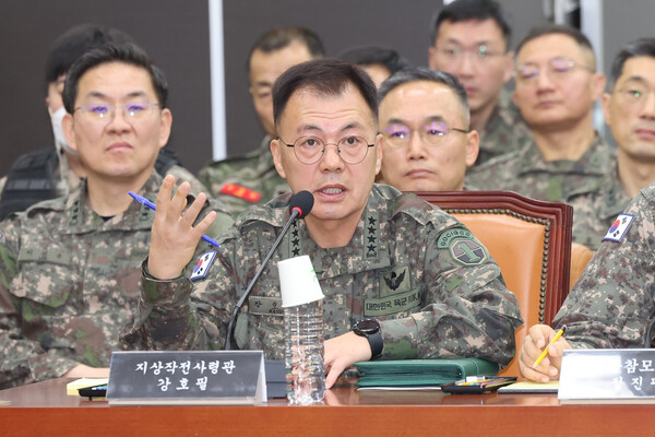 강호필 전 합동참모본부 차장이 1월 14일 서울 여의도 국회에서 열린 '윤석열 정부의 비상계엄 선포를 통한 내란 혐의 진상규명 국정조사 특별위원회' 전체 회의에서 의원 질의에 답하고 있다. (사진=연합뉴스)