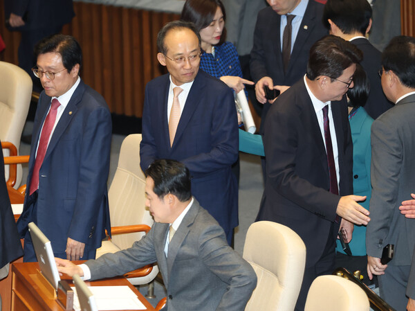  내란 중요임무 종사 혐의로 구속 영장이 청구된 추경호 국민의힘 의원이 지난 13일 자신의 체포동의안 보고가 예정된 국회 본회의에 참석하고 있다. (사진=연합뉴스) 
