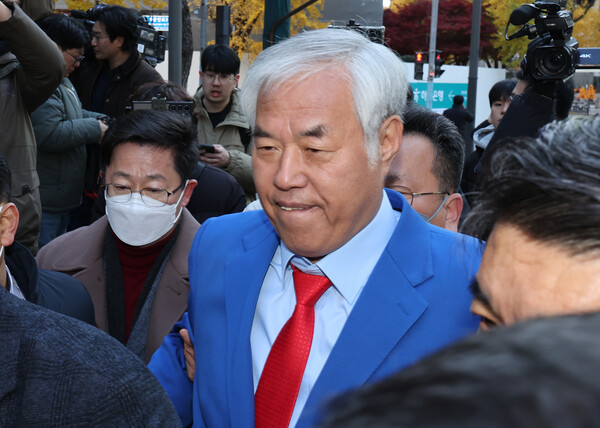 전광훈 사랑제일교회 목사가 18일 특수건조물침입·특수공무집행방해 교사 등 혐의 피의자 신분으로 서울경찰청에 출석하고 있다. (사진=연합뉴스)