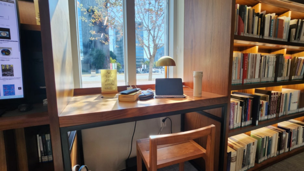 책을 넘나드는 전시, 시간의 깊이