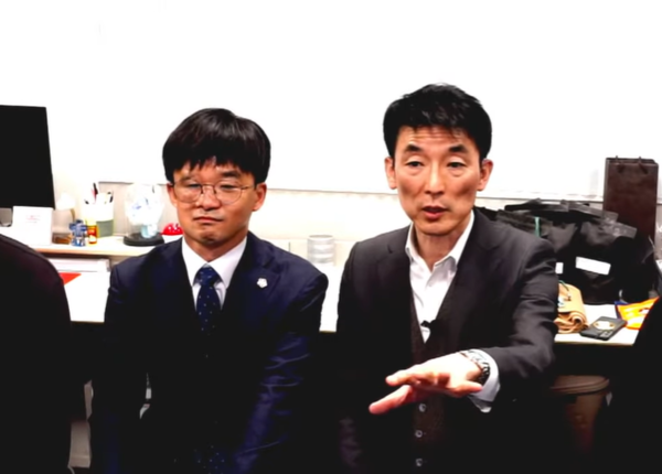 이하상 변호사(오른쪽)가 19일 감치 석방 뒤 유튜브 라이브 방송에 출연해 발언하고 있다. (사진=유튜브 '진격의 변호사들' 캡처)