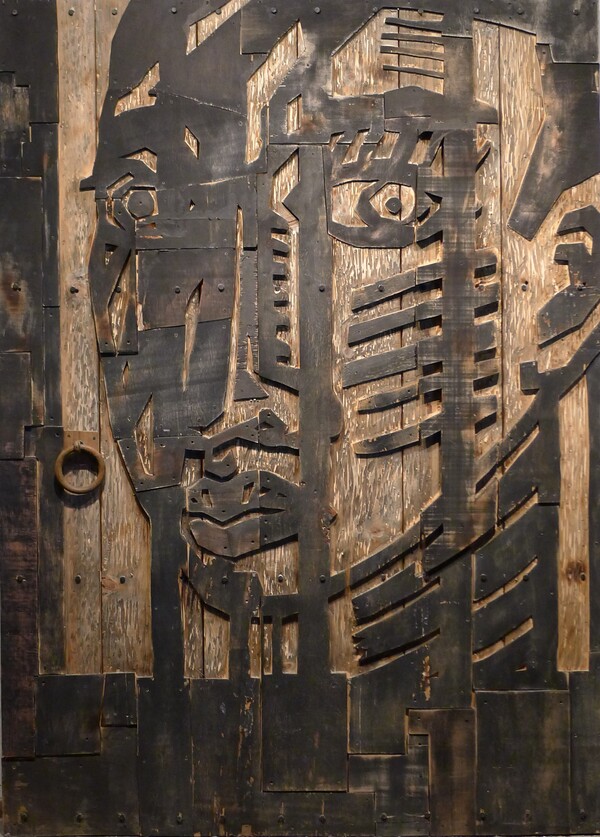 다섯개의 문-새벽이 오기 전, 238 x 172cm 나무에 판각 2015 