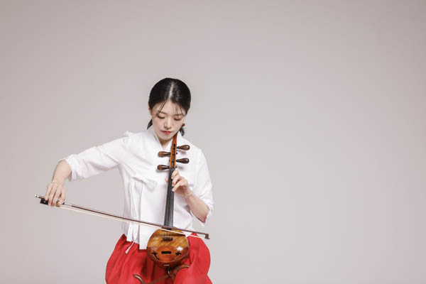 금강산가극단 악장으로 11년간 활동해 온 세계 최정상급 소해금 연주가 량성희(37)씨가 25, 26일 서울 마포구 토마토홀에서 국내 첫 독주회를 연다. 