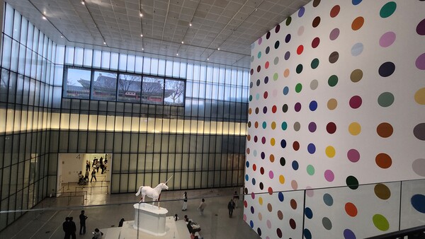 데미안허스트 전시장 입구(로비).