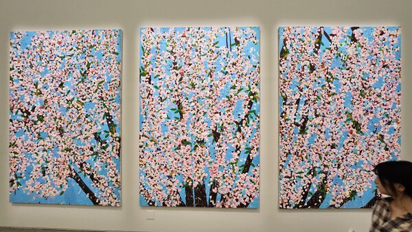 데미안허스트, 신작 꽃(The New Arrival Blossom), 2019