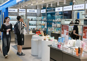 K-뷰티, 1조 브랜드 만들어내는 '보이지 않는 손' 있다 - 뉴스 썸네일 이미지